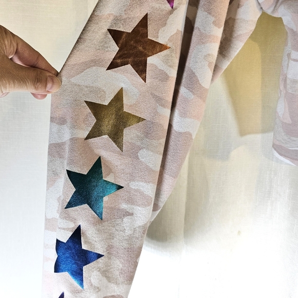 2/$20 Sugar & Jade XL 16/18 Crop Sweatshirt - Picture 2 of 6